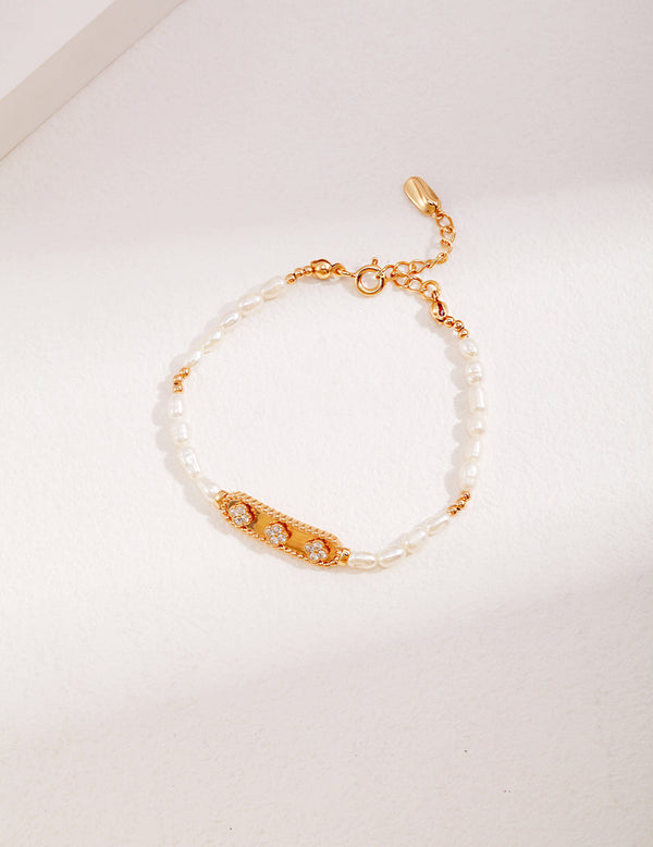 Four Leaf Clover Pearl Bracelet