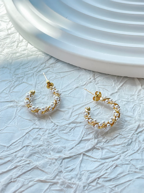 Twisted Pearl Earrings