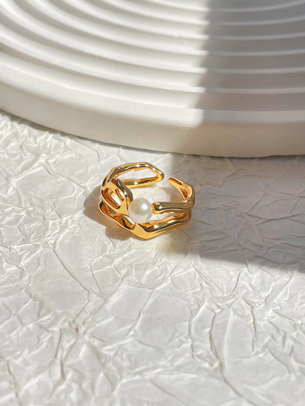 Streamlined Pearl Openness Ring